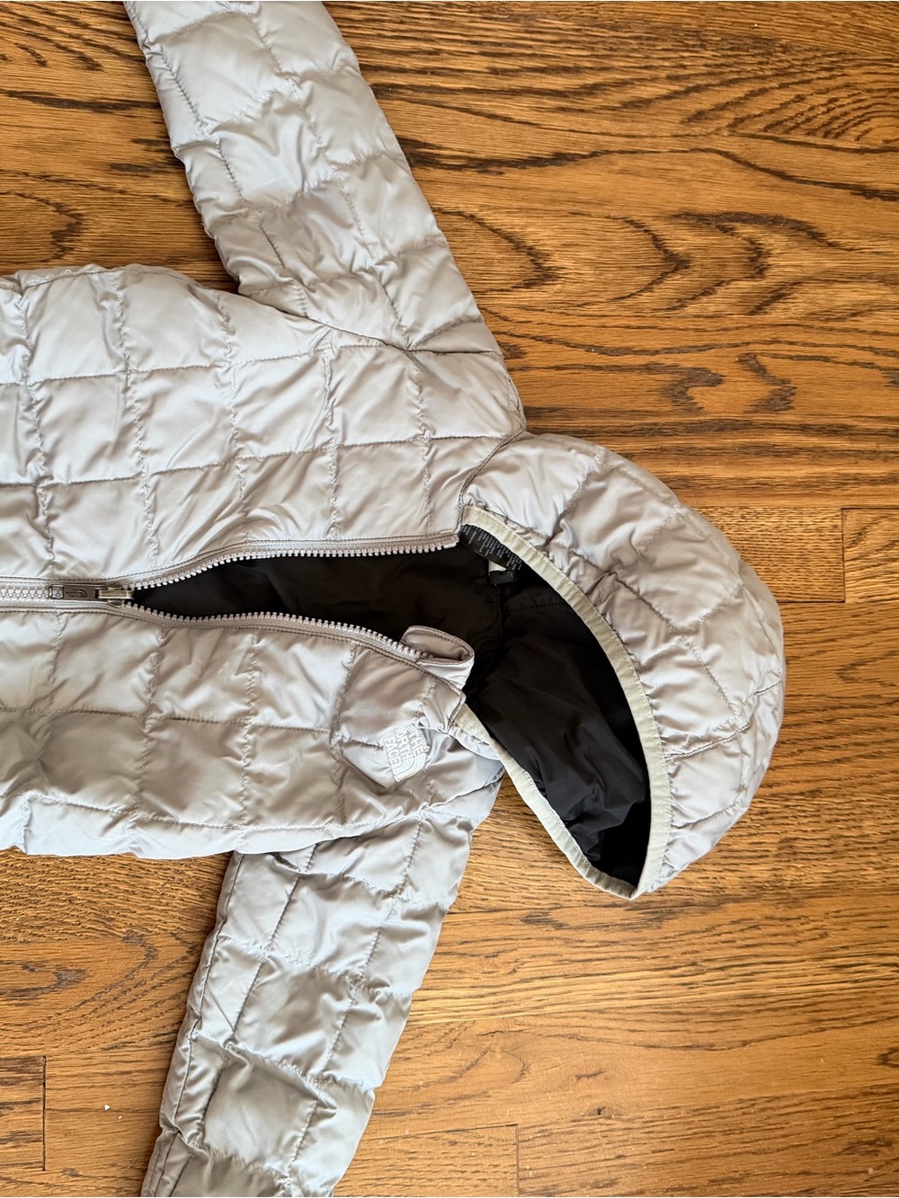 The North Face Light Gray Quilted Hooded Puffer Jacket - Kids
